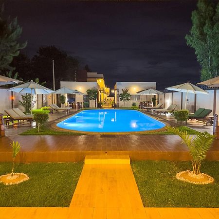 Bira Hotel Анцирабе Екстер'єр фото