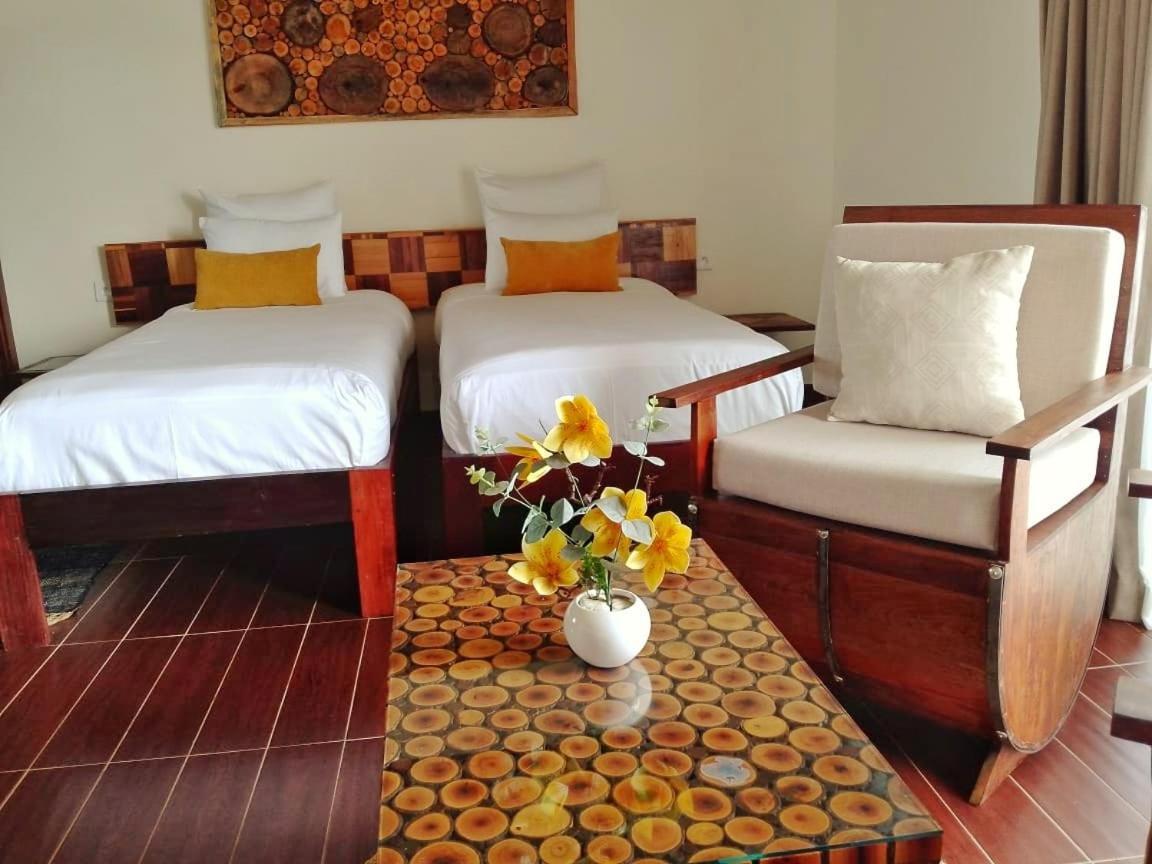 Bira Hotel Анцирабе Екстер'єр фото