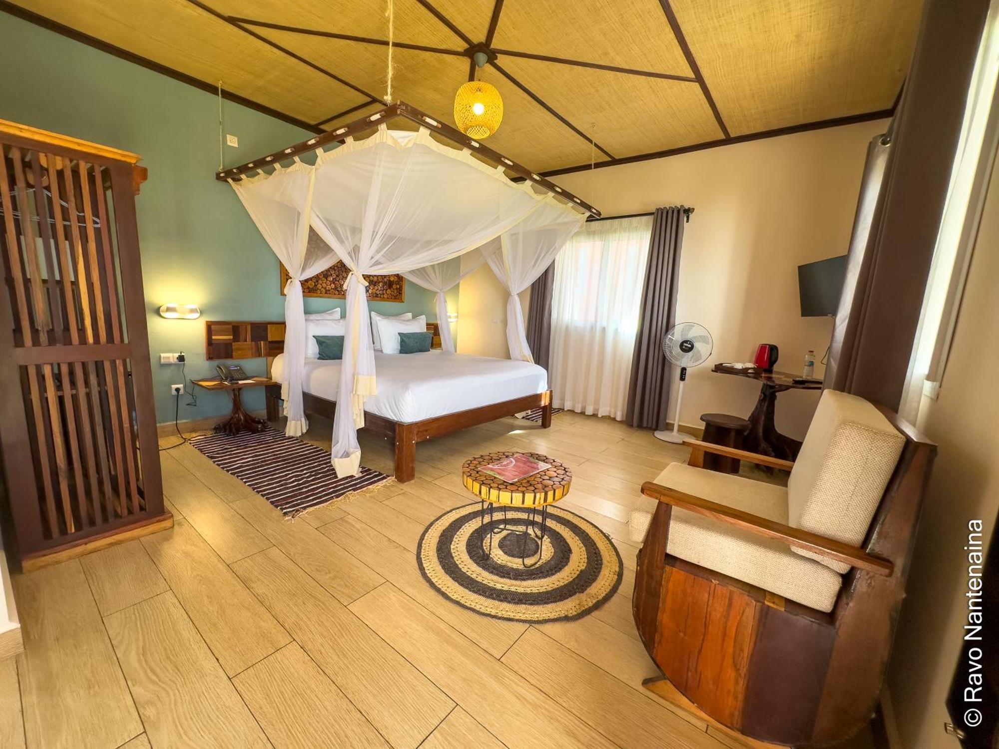 Bira Hotel Анцирабе Екстер'єр фото