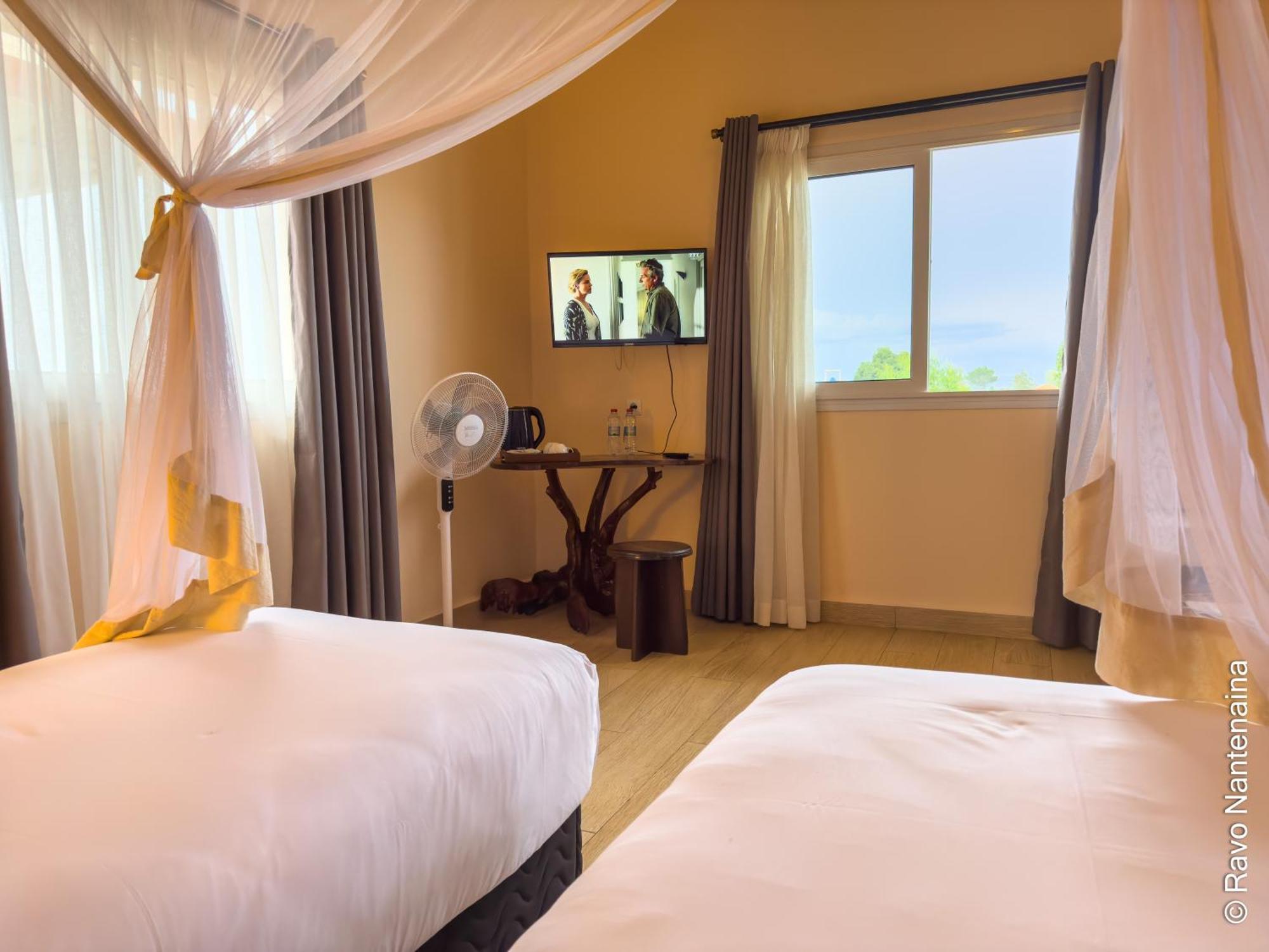 Bira Hotel Анцирабе Екстер'єр фото