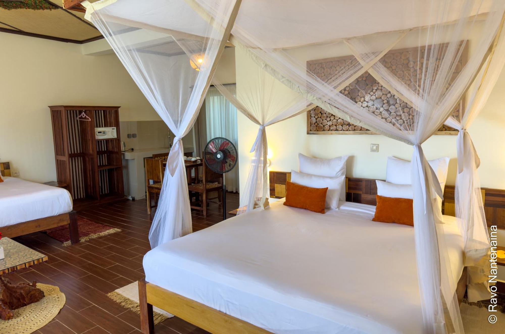 Bira Hotel Анцирабе Екстер'єр фото
