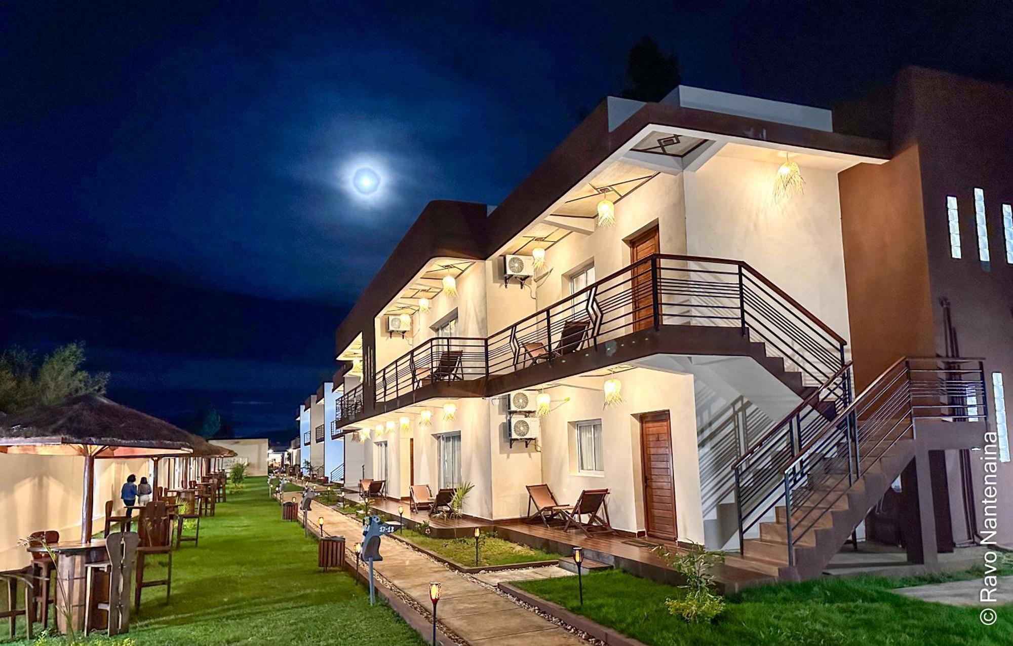 Bira Hotel Анцирабе Екстер'єр фото