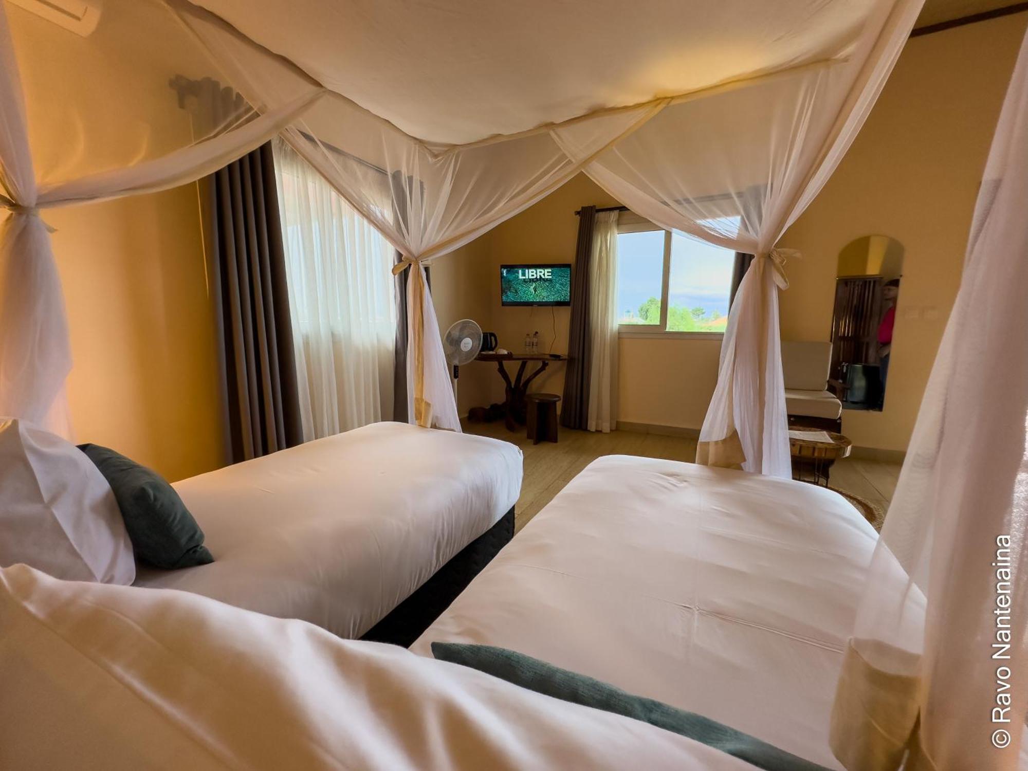 Bira Hotel Анцирабе Екстер'єр фото