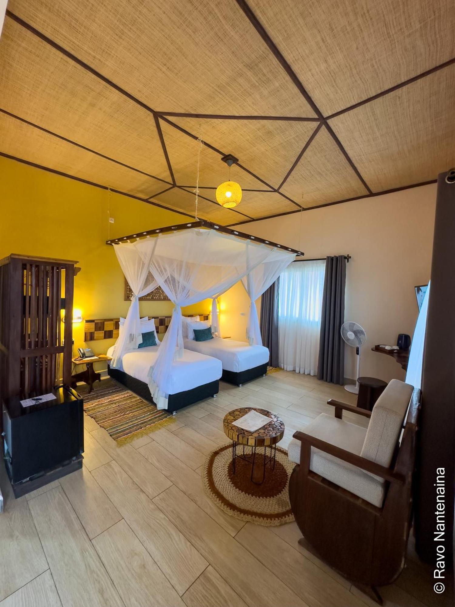 Bira Hotel Анцирабе Екстер'єр фото