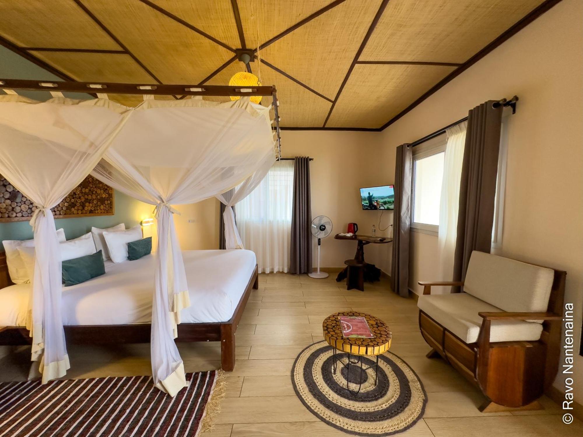 Bira Hotel Анцирабе Екстер'єр фото