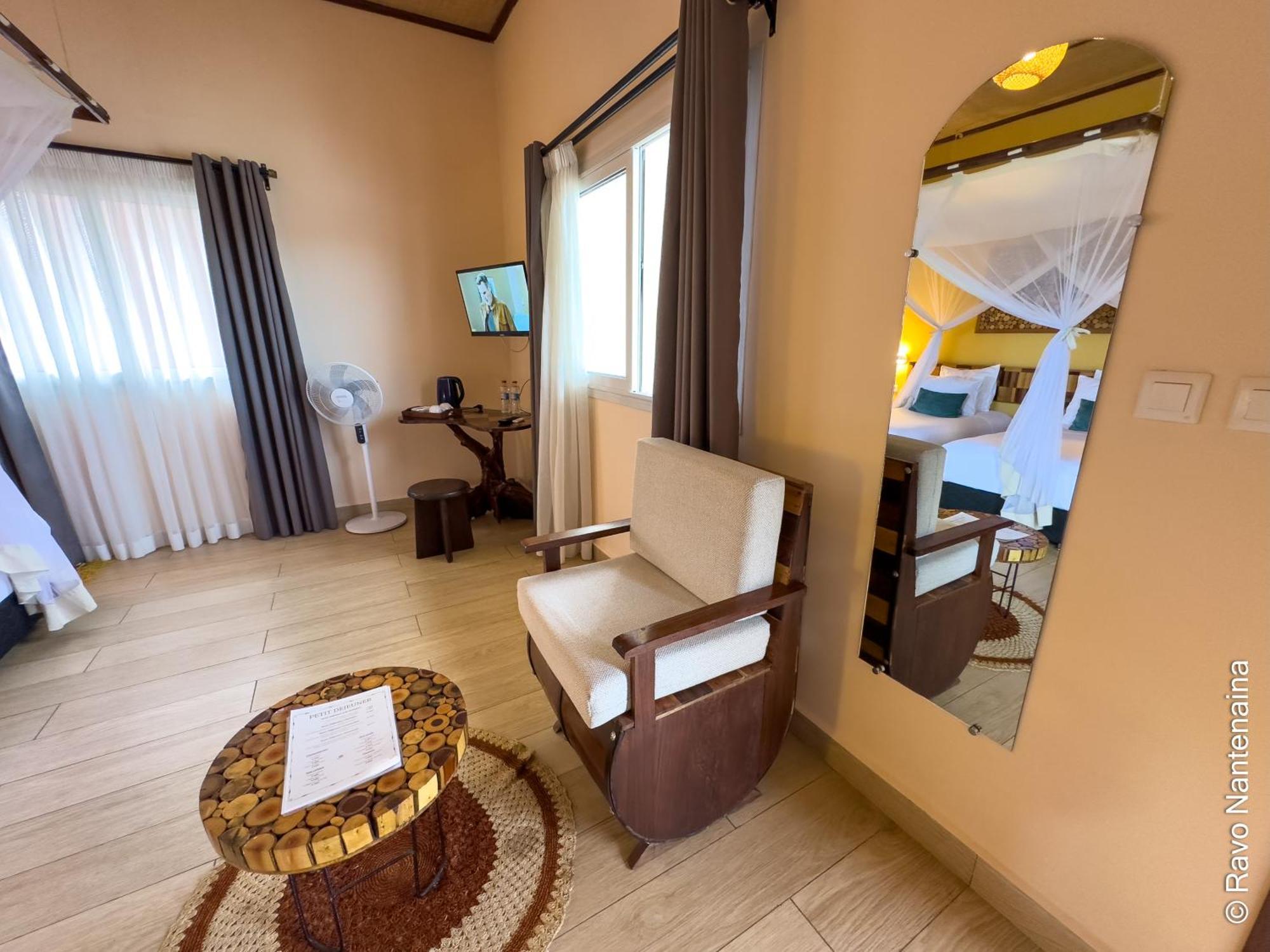 Bira Hotel Анцирабе Екстер'єр фото