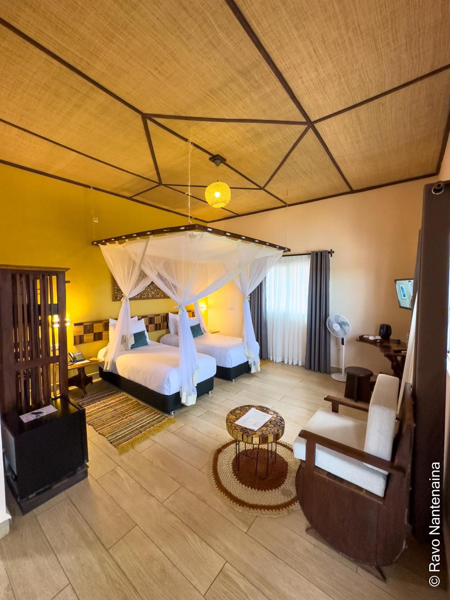Bira Hotel Анцирабе Екстер'єр фото